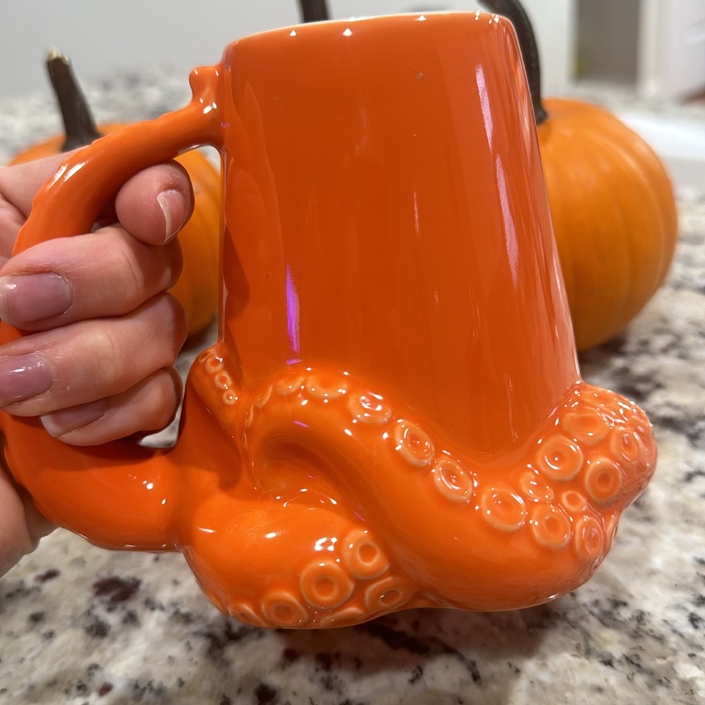 DISNEY FINDING DORY HANK THE OCTOPUS SHAPED MUG - Picture 4 of 6